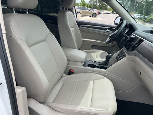 Used 2021 Volkswagen Atlas SE FWD image 40