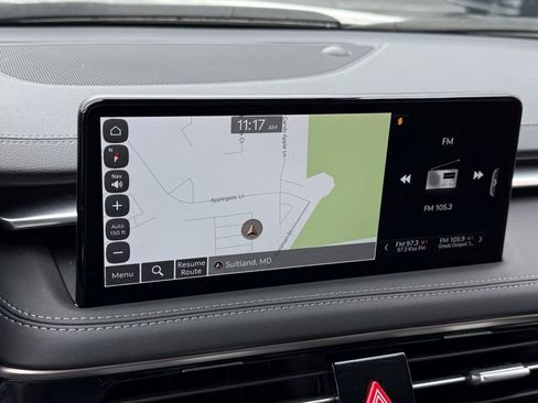 Used 2025 Genesis G70 2.5T image 21