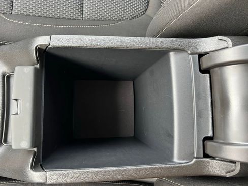 Used 2023 GMC Acadia SLE w/ Driver Convenience Package image 33