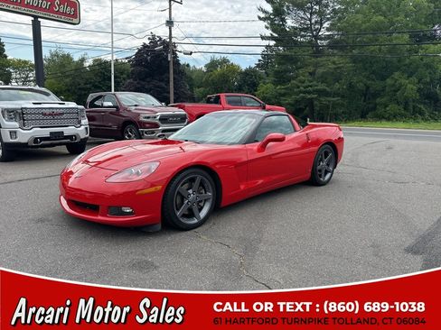 Used 2005 Chevrolet Corvette Coupe w/ Preferred Equipment Group RWD image 1