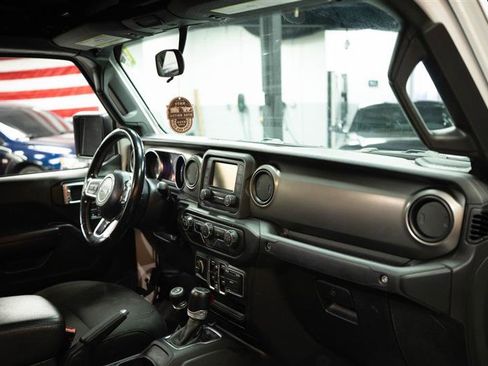 Used 2020 Jeep Gladiator Sport w/ Quick Order Package 24S image 12