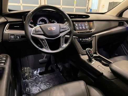 Used 2018 Cadillac XT5 Premium Luxury w/ Driver Assist Package AWD/4WD image 25