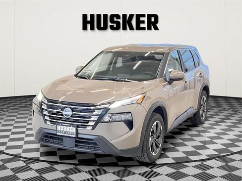 Used 2025 Nissan Rogue SV image 5