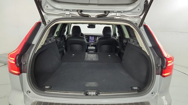 Certified 2026 Volvo V60 B5 Cross Country Plus w/ Climate Package AWD/4WD image 41