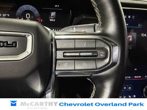 Used 2025 GMC Acadia Denali w/ Super Cruise Package FWD image 15