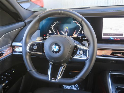 Certified 2025 BMW 740i image 12