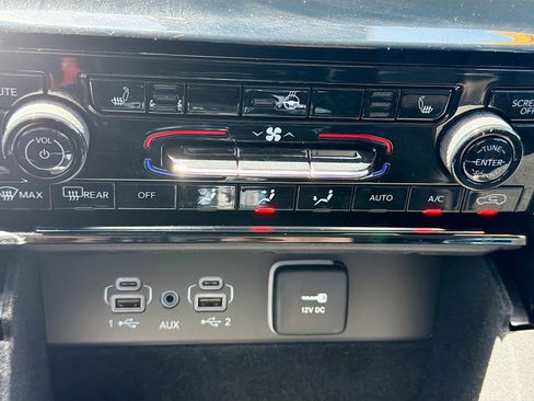 Used 2021 Jeep Grand Cherokee L Limited RWD image 16