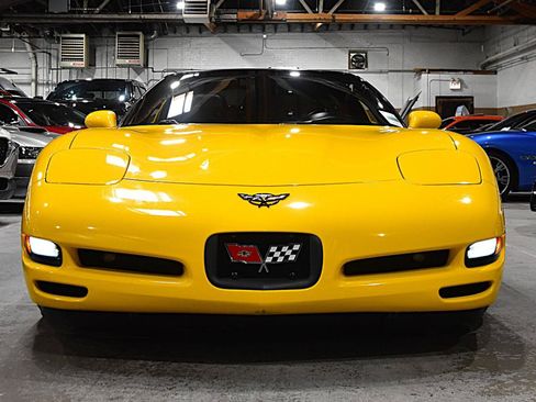 Used 2003 Chevrolet Corvette Coupe w/ Preferred Equipment Group RWD image 3