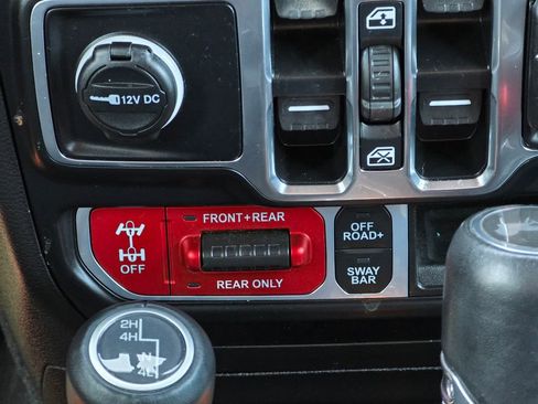Used 2023 Jeep Wrangler Unlimited Rubicon AWD/4WD image 16