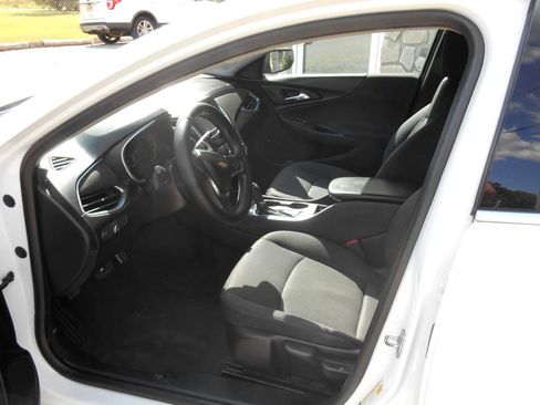 Used 2017 Chevrolet Malibu LS FWD image 2
