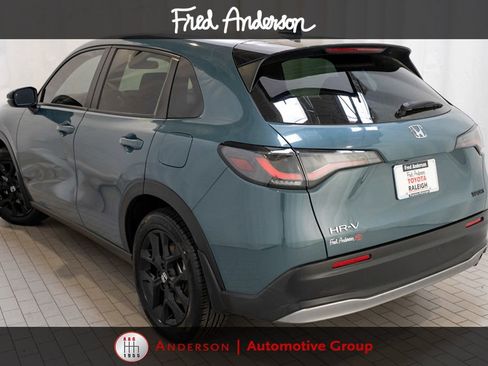 Used 2024 Honda HR-V Sport image 3