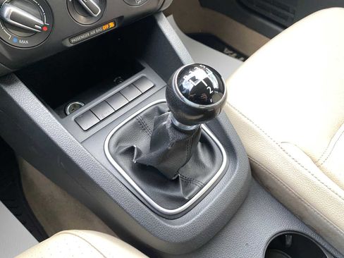 Used 2012 Volkswagen Jetta SE image 18