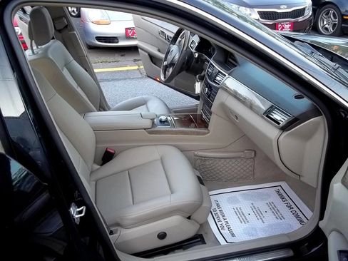 Used 2011 Mercedes-Benz E 350 4MATIC Sedan image 10