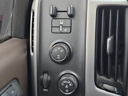 Used 2016 GMC Sierra 2500 SLT w/ Duramax Plus Package image 39
