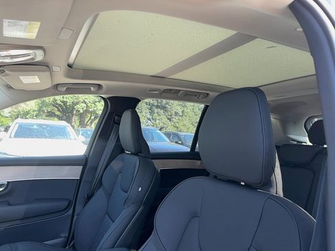 New 2026 Volvo XC90 B5 Plus image 10