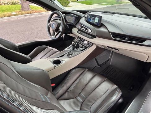 Used 2019 BMW i8 Coupe AWD/4WD image 38
