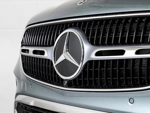 New 2025 Mercedes-Benz GLC 350e 4MATIC image 3