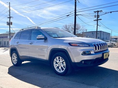 Used 2016 Jeep Cherokee Latitude w/ Comfort/Convenience Group image 7