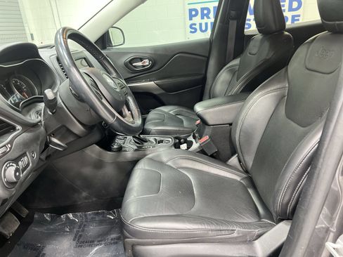 Used 2020 Jeep Cherokee Latitude Lux w/ Comfort/Convenience Group AWD/4WD image 11