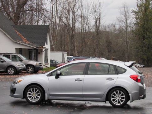 Used 2014 Subaru Impreza 2.0i Premium w/ All-Weather Package w/CVT image 7