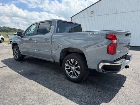 Used 2024 Chevrolet Silverado 1500 LT AWD/4WD image 7