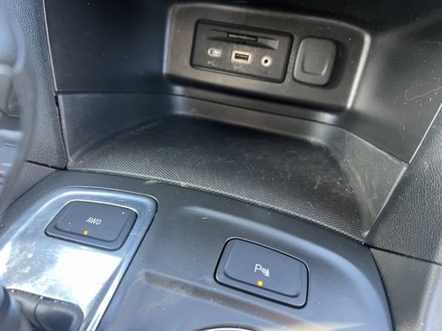 Used 2023 Chevrolet Equinox LT image 29