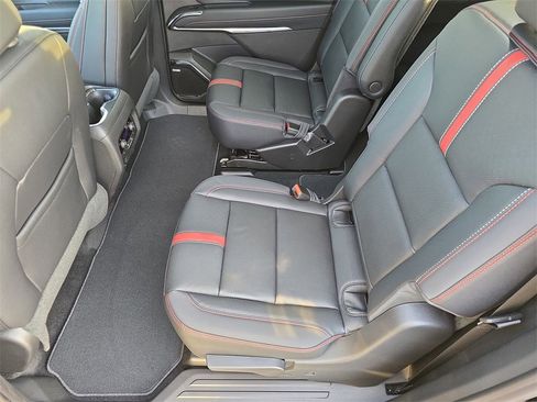 New 2026 Chevrolet Traverse RS image 15