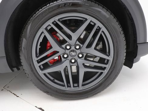 Used 2025 Ford Explorer ST image 9