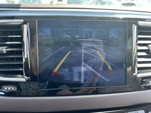 Used 2017 Chrysler Pacifica Touring-L Plus FWD image 14