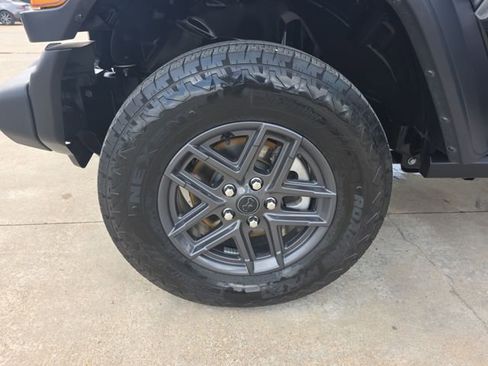 Used 2024 Jeep Wrangler Sport S image 24