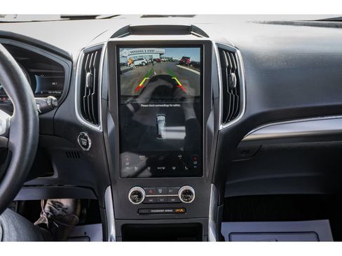 Used 2024 Ford Edge Titanium image 16