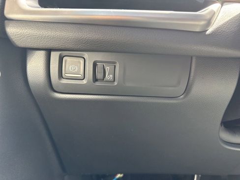 Used 2024 Cadillac XT4 Luxury FWD image 23