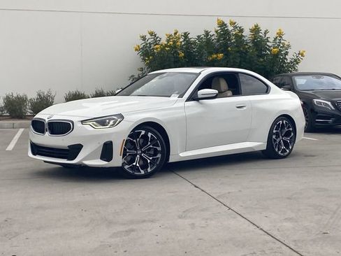Used 2026 BMW 230i Coupe w/ Premium Package RWD image 2