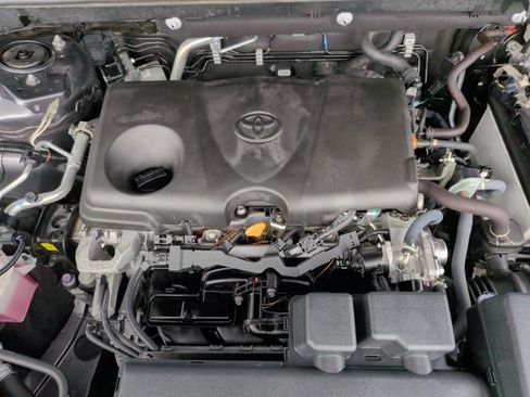 Used 2022 Toyota RAV4 XLE Premium FWD image 36