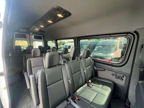 Used 2023 Mercedes-Benz Sprinter 2500 w/ Acoustic Package image 6