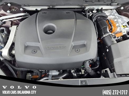 Certified 2025 Volvo XC90 T8 Plus w/ Protection Package Premier image 24