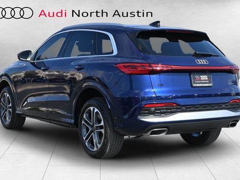 Certified 2025 Audi Q5 Premium w/ Convenience Package image 4