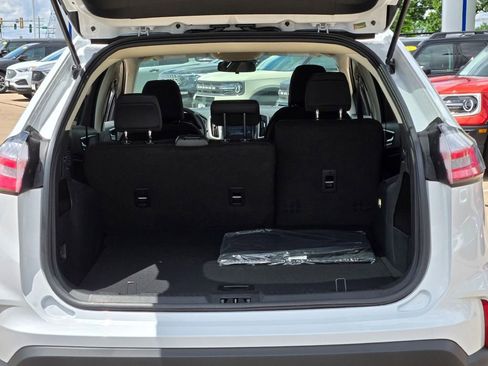 Used 2024 Ford Edge SE image 14