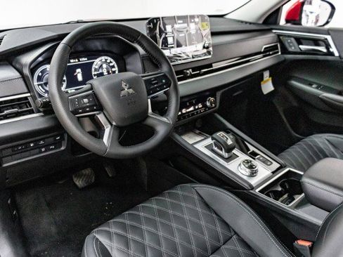 New 2025 Mitsubishi Outlander SEL image 8