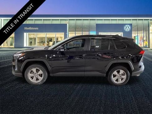 Used 2025 Toyota RAV4 XLE AWD/4WD image 2