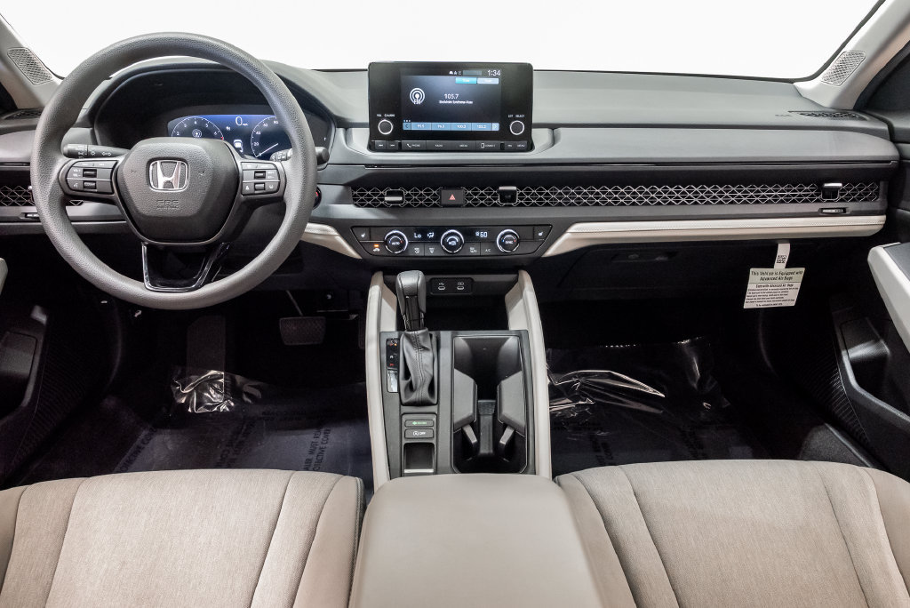 Used 2025 Honda Accord SE image 23