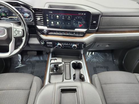 Used 2022 GMC Sierra 1500 Elevation w/ Preferred Package AWD/4WD image 12