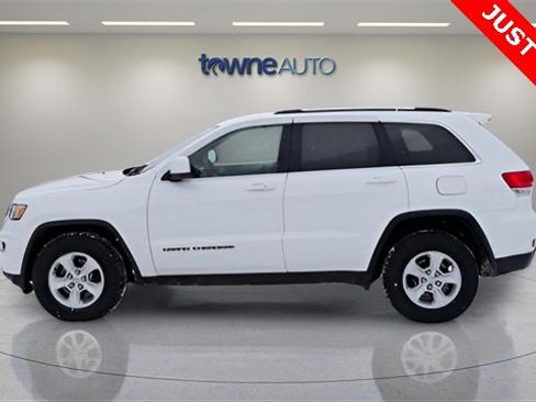 Used 2017 Jeep Grand Cherokee Laredo w/ Quick Order Package 23E image 2