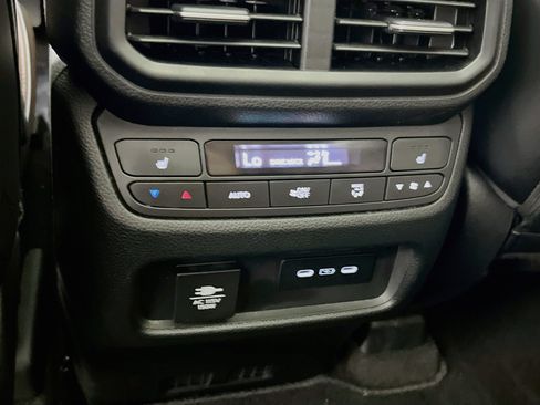 Used 2025 Honda Pilot Elite image 26