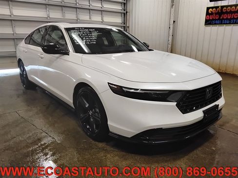 Used 2025 Honda Accord Sport image 1