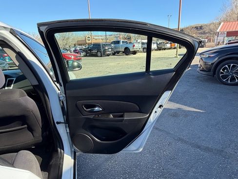 Used 2014 Chevrolet Cruze LT w/ Technology Package image 25
