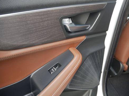 Used 2023 Acura MDX SH-AWD w/ Advance Package image 22