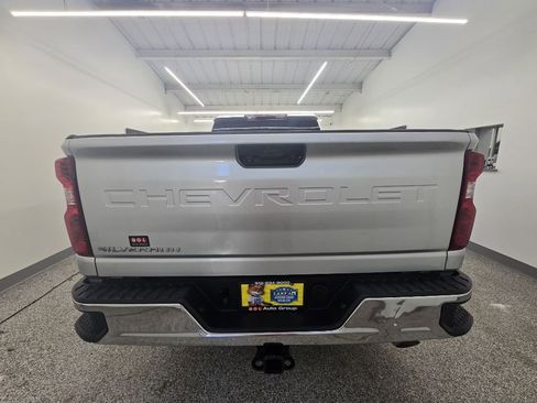 Used 2022 Chevrolet Silverado 2500 W/T w/ Gooseneck/5TH Wheel Package image 5