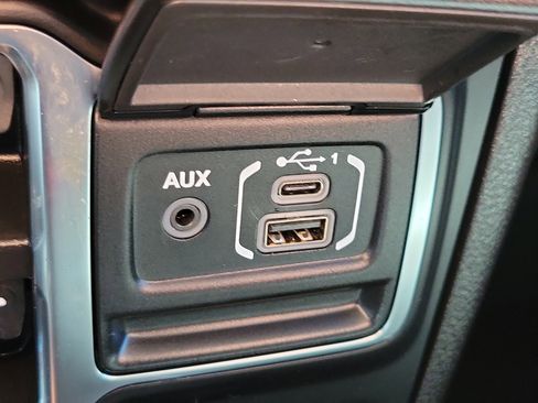 Used 2024 Jeep Gladiator Sport image 23