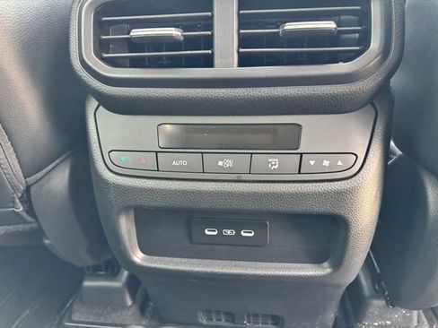 Certified 2025 Honda Pilot Touring image 29